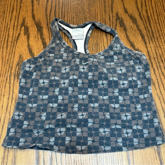 Nike Women’s Tank Top Built In Bra Work Out Geometric Shapes Gray Size Small - Picture 1 of 11